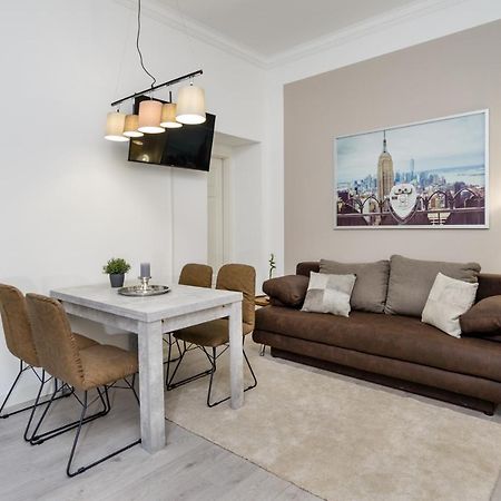 The Lohmeyerstr Hh, 2 Bed Rooms Up To 5 People เบอร์ลิน ภายนอก รูปภาพ
