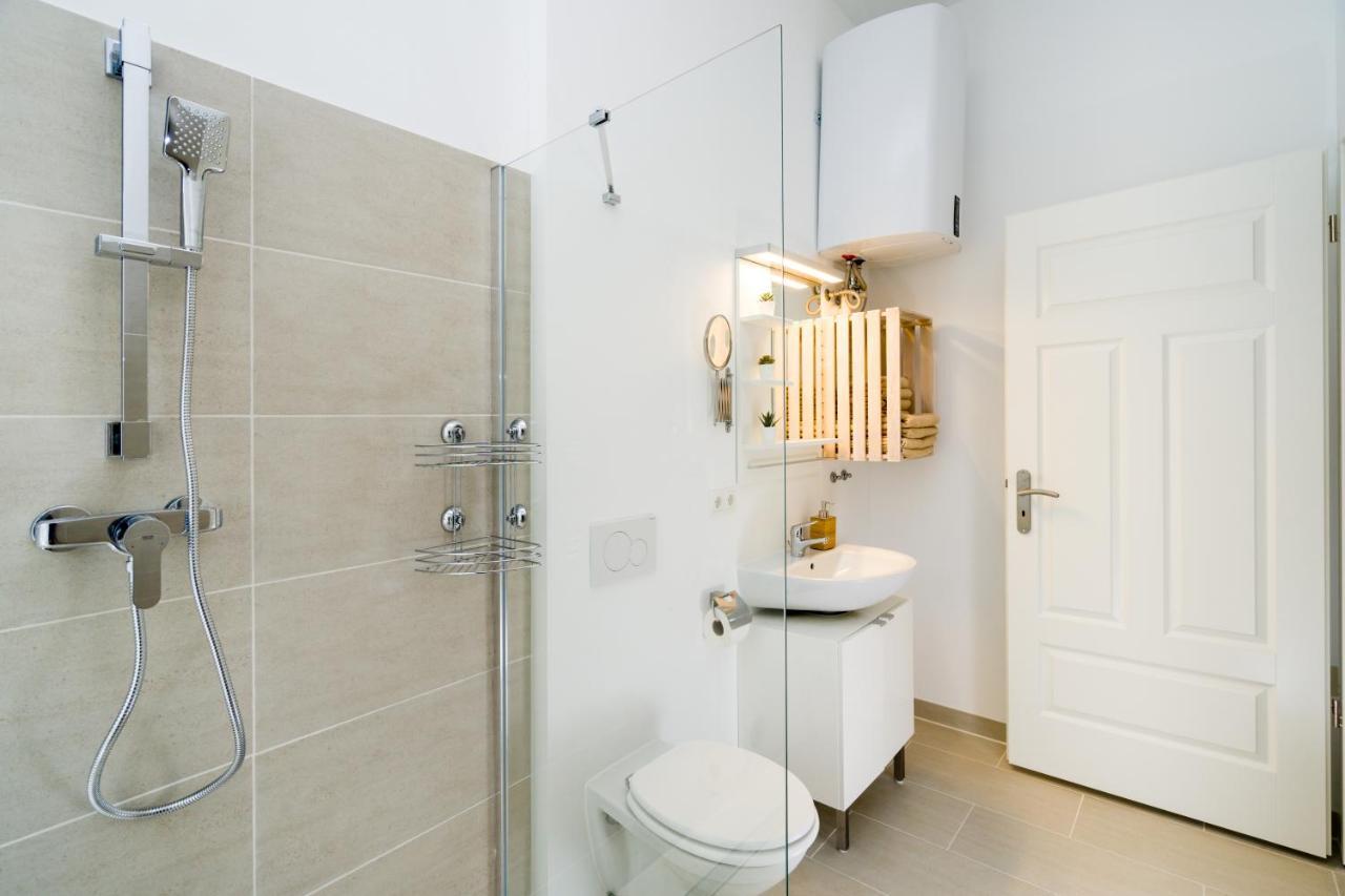 The Lohmeyerstr Hh, 2 Bed Rooms Up To 5 People เบอร์ลิน ภายนอก รูปภาพ
